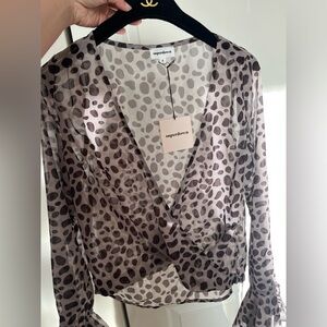Revolve Superdown Women's
Animal Print Long Sleeve Surplice
Front Blouse Size S
